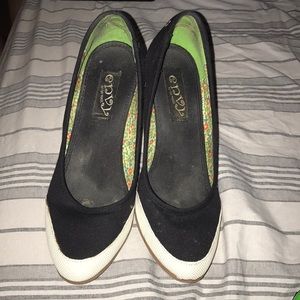 Black and white Envy shoes. Size 7 1/2